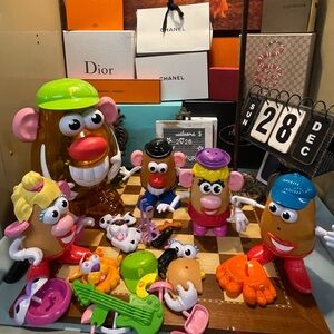 Giant Mr. Potato Head Super Spud Storage CaseHasbro bundle